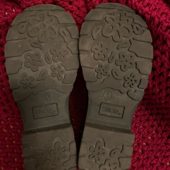 Women shoes by Cherokee pre-owned, Like New - Picture 2 of 4